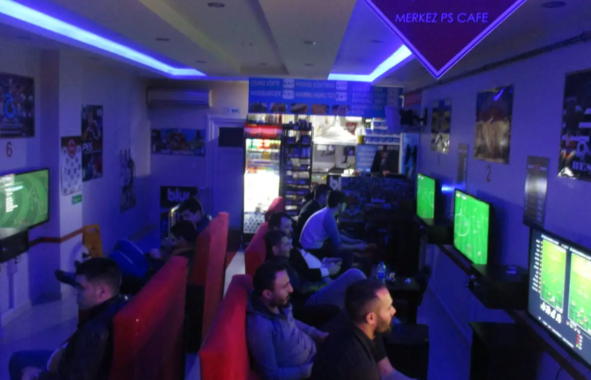 Изображение клуба Halkalı Merkez PlayStation Cafe № 1