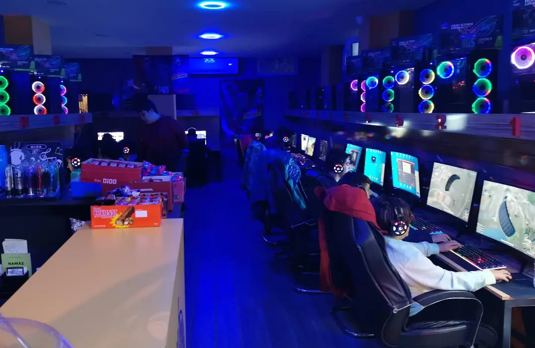 Изображение клуба Hurricane Internet Cafe № 3