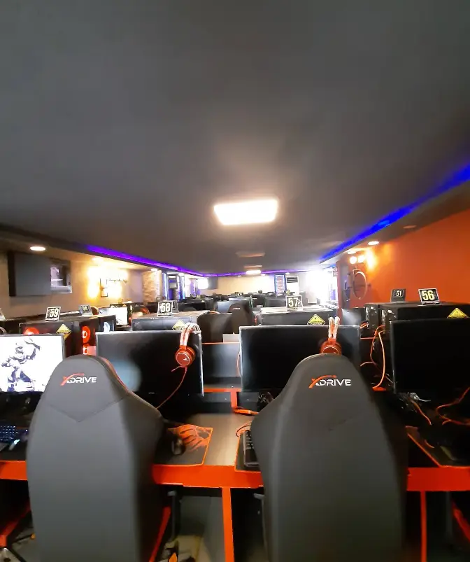 Изображение клуба İSTANBUL E-SPOR İNTERNET CAFE № 3