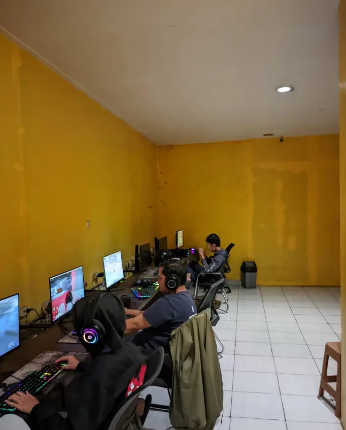 Изображение клуба LION ESPORTS PONDOK AREN № 1