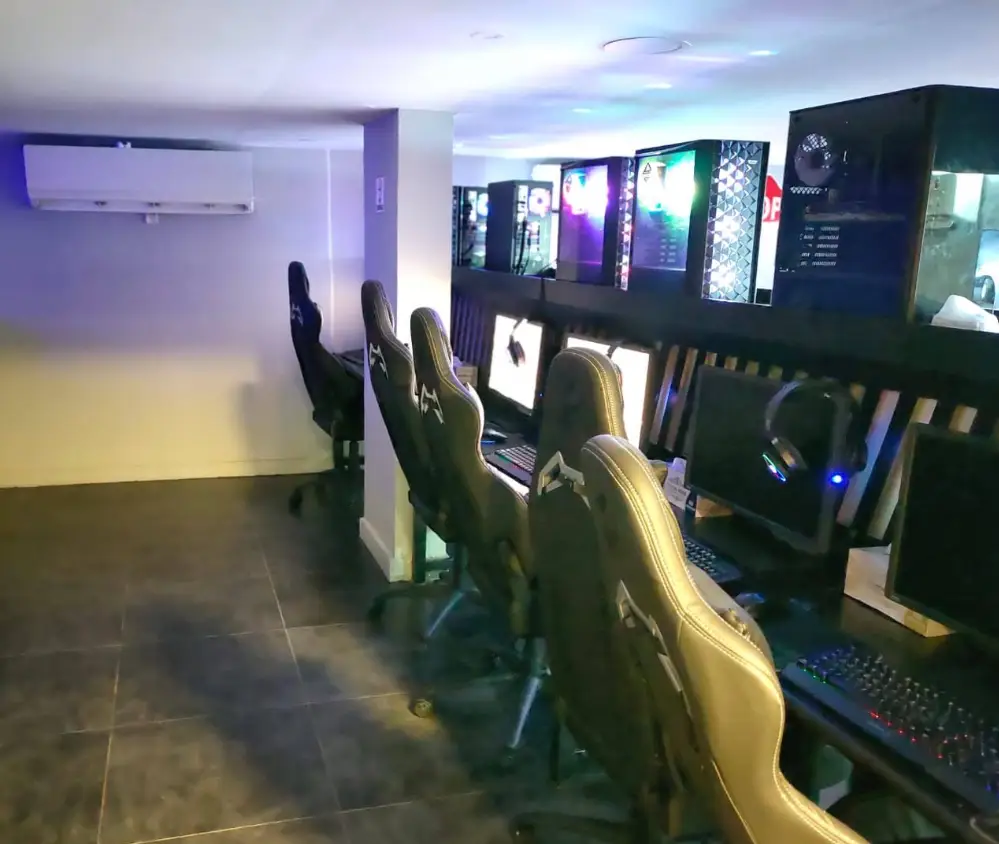 Изображение клуба Hajwala Internet Cafe L.L.C № 3