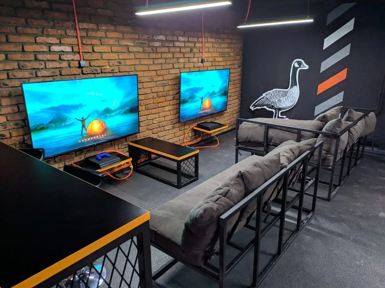 Изображение клуба FeniiiX. Gg на Ленина № 5