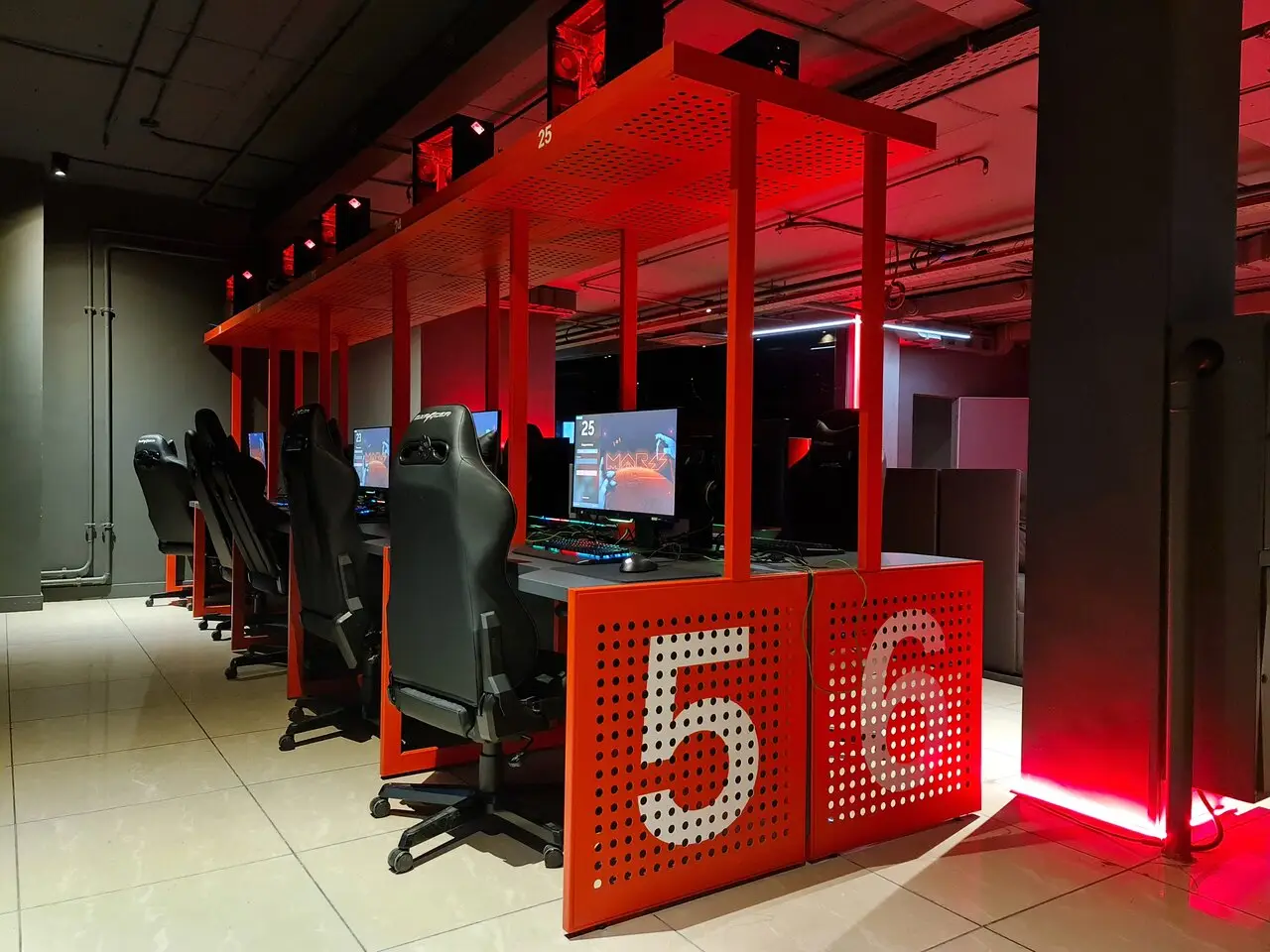 гараж фитнес красноярск. гараж фитнес красноярск на северной. торговый зал colizeum. клубы алтуфьево. Star trek фитнес клуб красноярск.