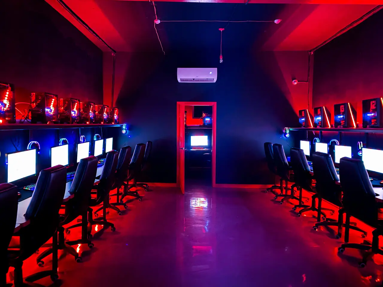 Изображение клуба Sector на Сахалинской № 1