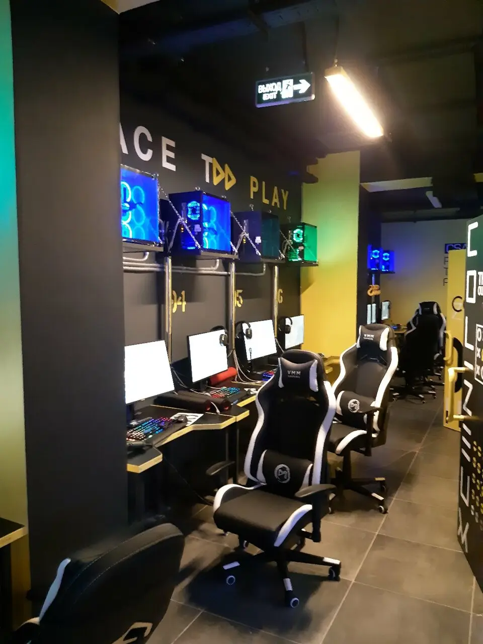 Изображение клуба COLIZEUM Нижний Новгород Ванеева № 3