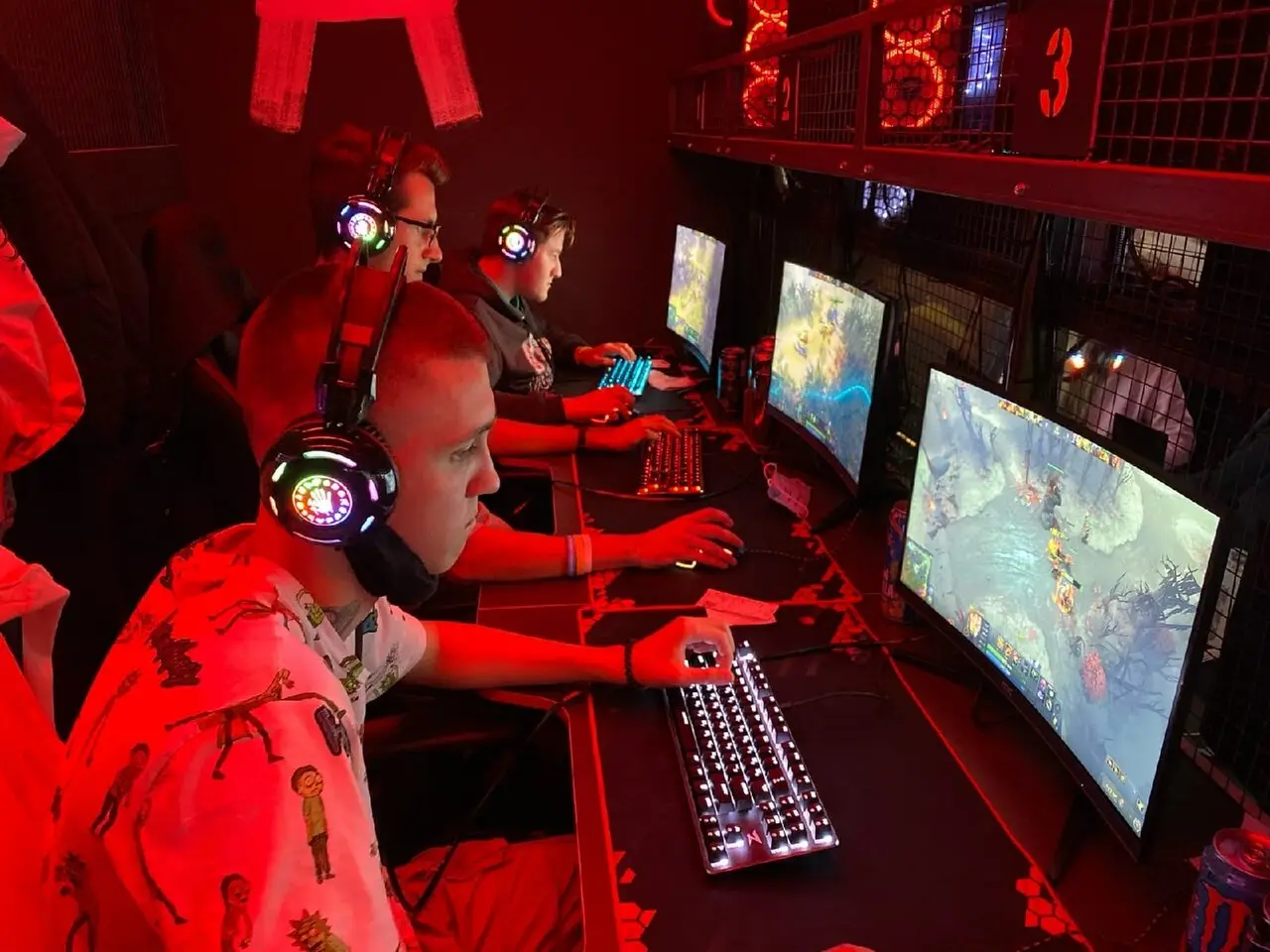 Изображение клуба RESPAWN на проспекте Октябрьской Революции № 3