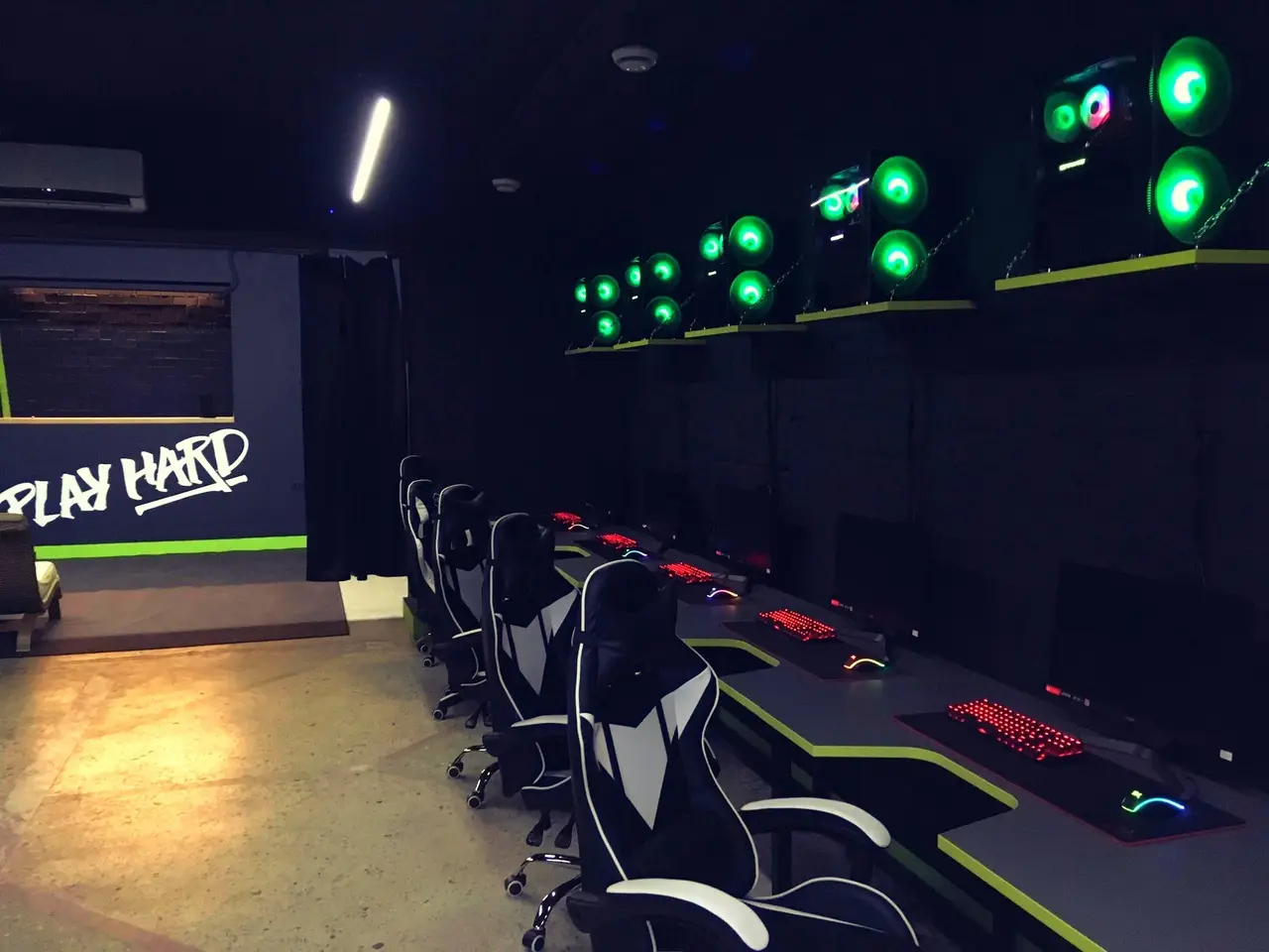 Изображение клуба OutPlay № 6