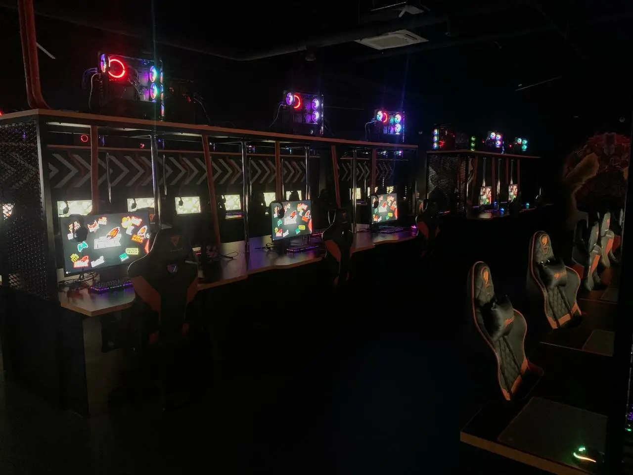 Изображение клуба FeniiiX.GG Arena на Ломоносова № 2