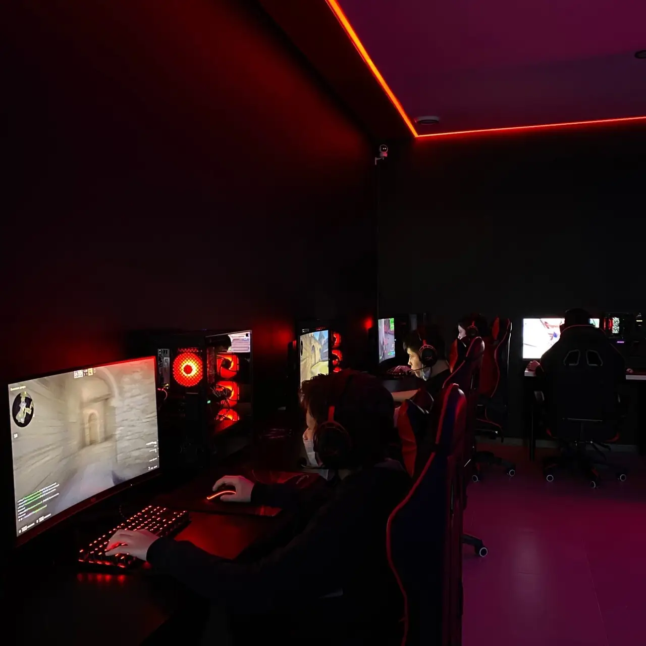 Изображение клуба RESPAWN на Изыскателей № 6