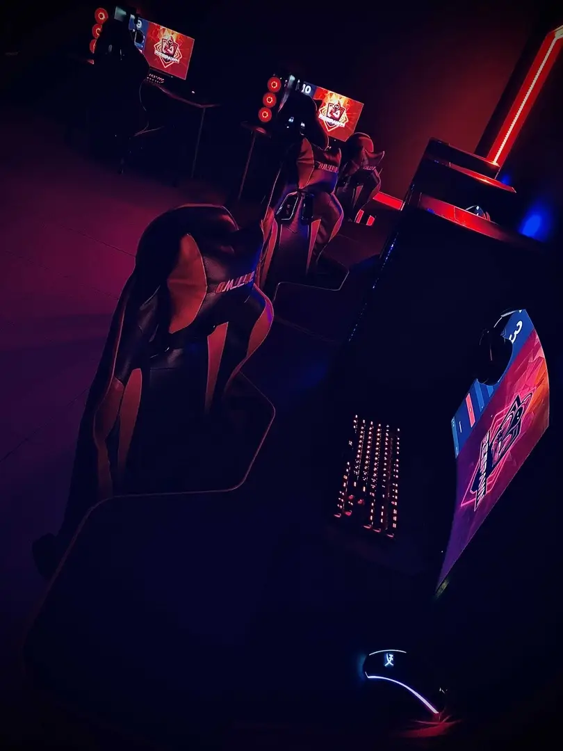 Изображение клуба RESPAWN на Изыскателей № 4