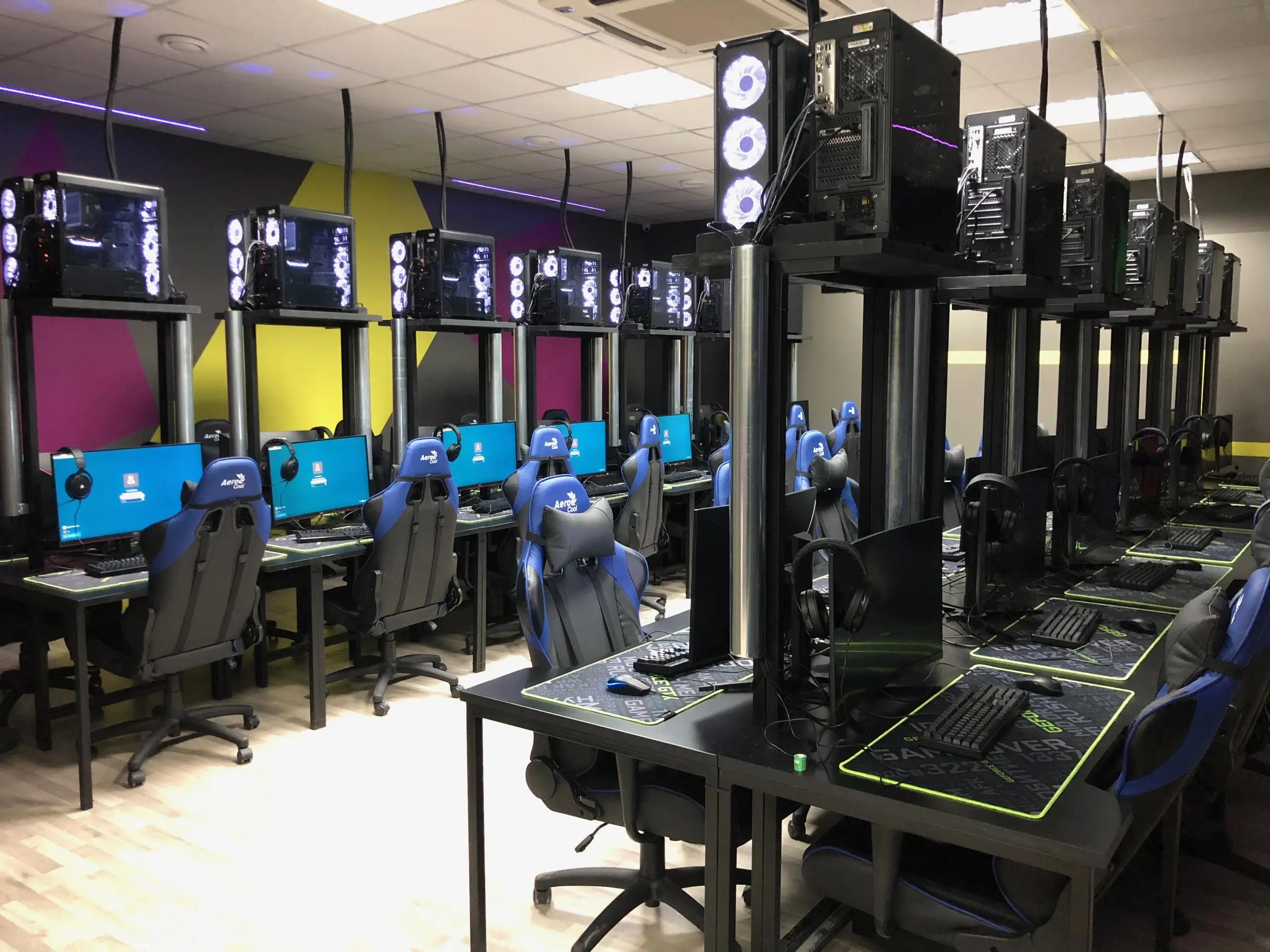 Изображение клуба GameOver на Победы № 3