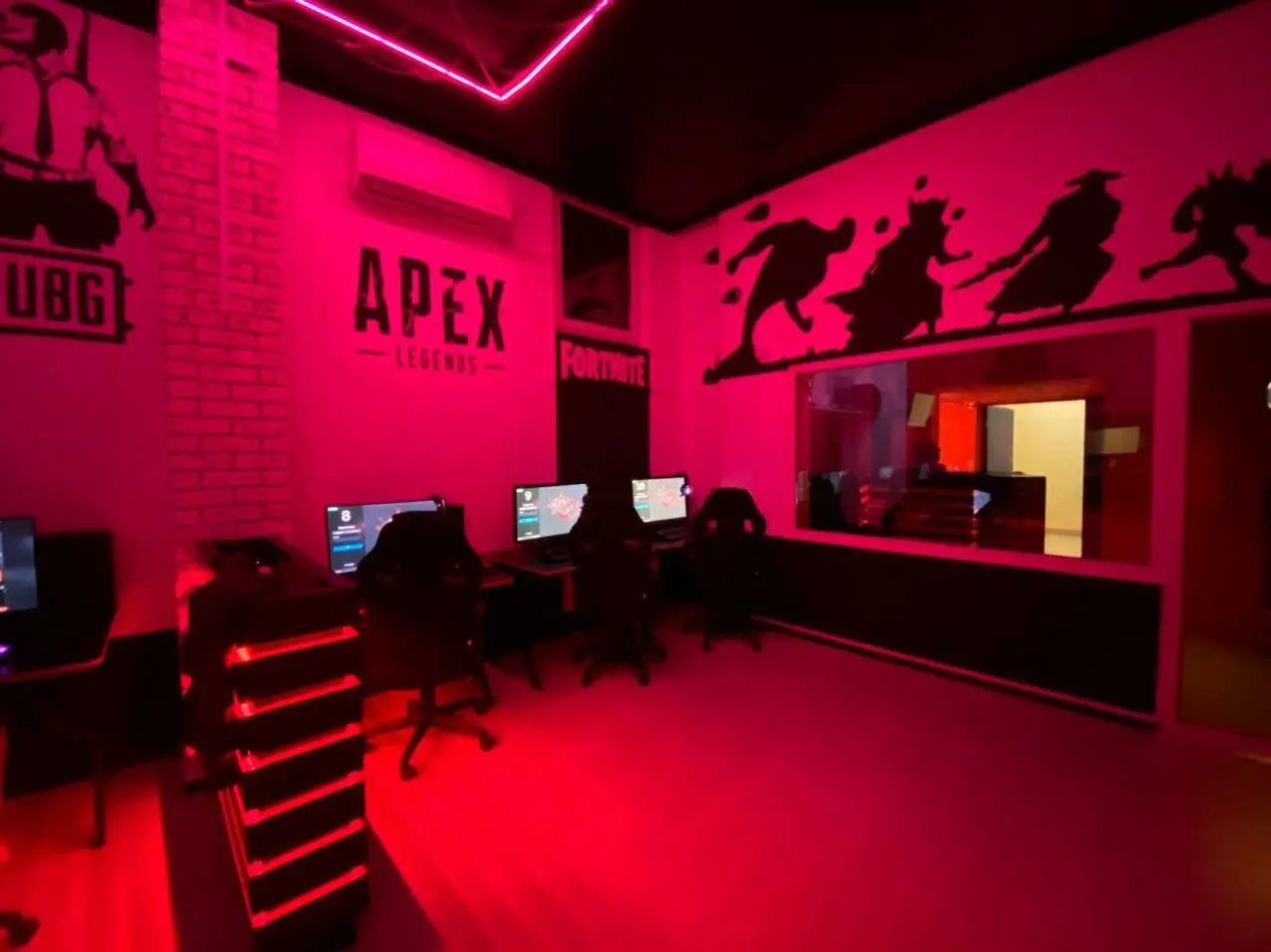 Изображение клуба Goose Cyberclub № 5