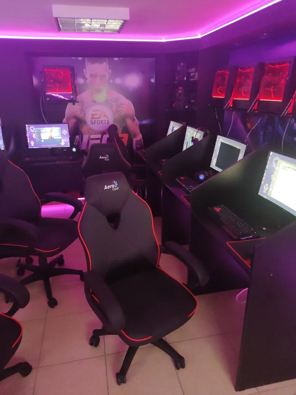 Изображение клуба Ещё 5 минут № 1