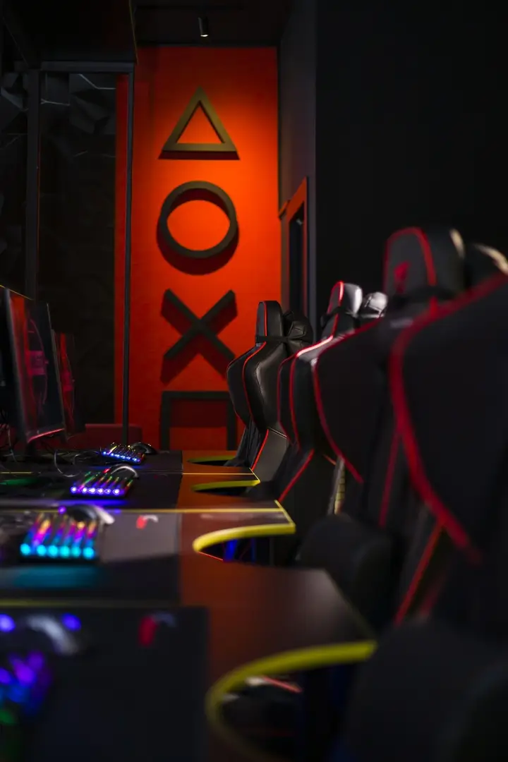 Изображение клуба Hunter на Ларина № 6