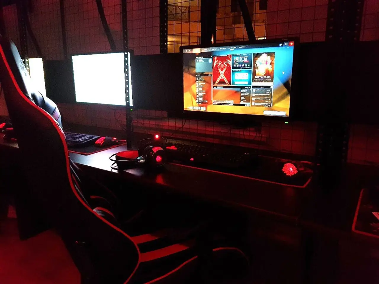 Изображение клуба Black Hole на улице Роз № 3