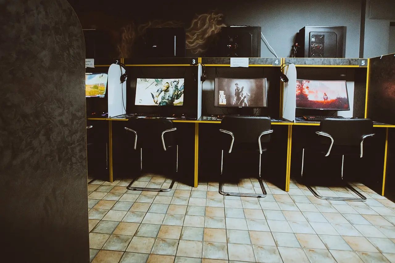 Изображение клуба Aegis на Гагарина № 4