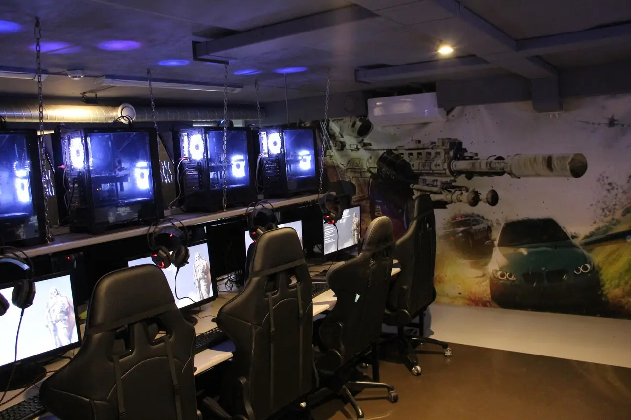 Изображение клуба Qwerty № 6