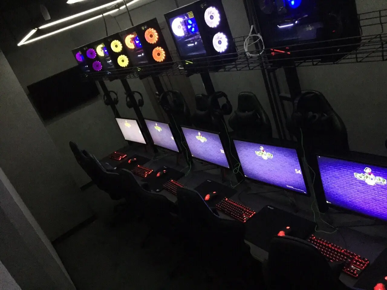 Изображение клуба CyberLife на Бехтеева № 1