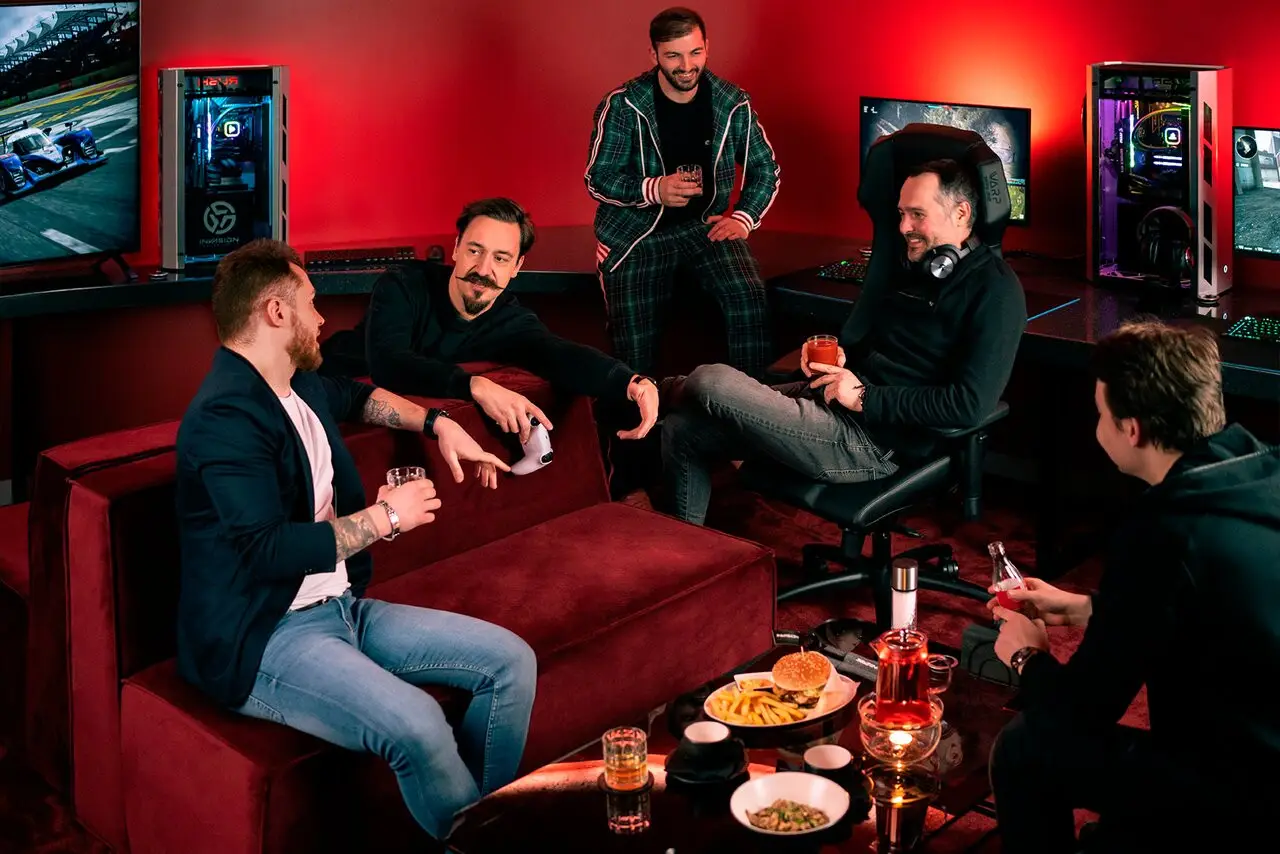 Изображение клуба Invasion Universe № 7