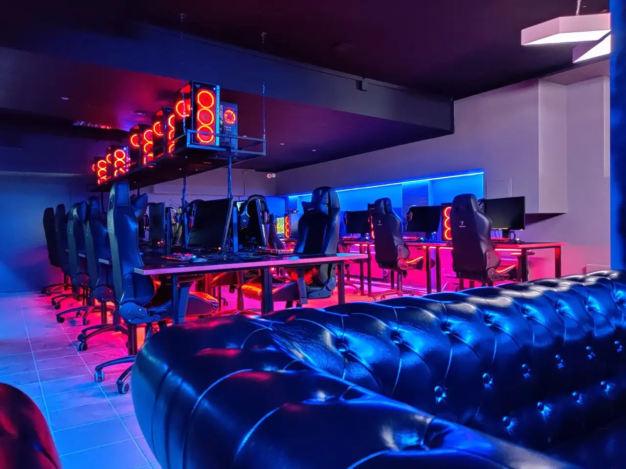 Изображение клуба CyberX на проспекте Октября № 10