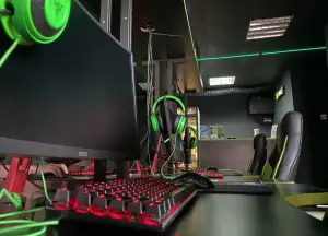 Изображение клуба Cyber Croc на Маркса